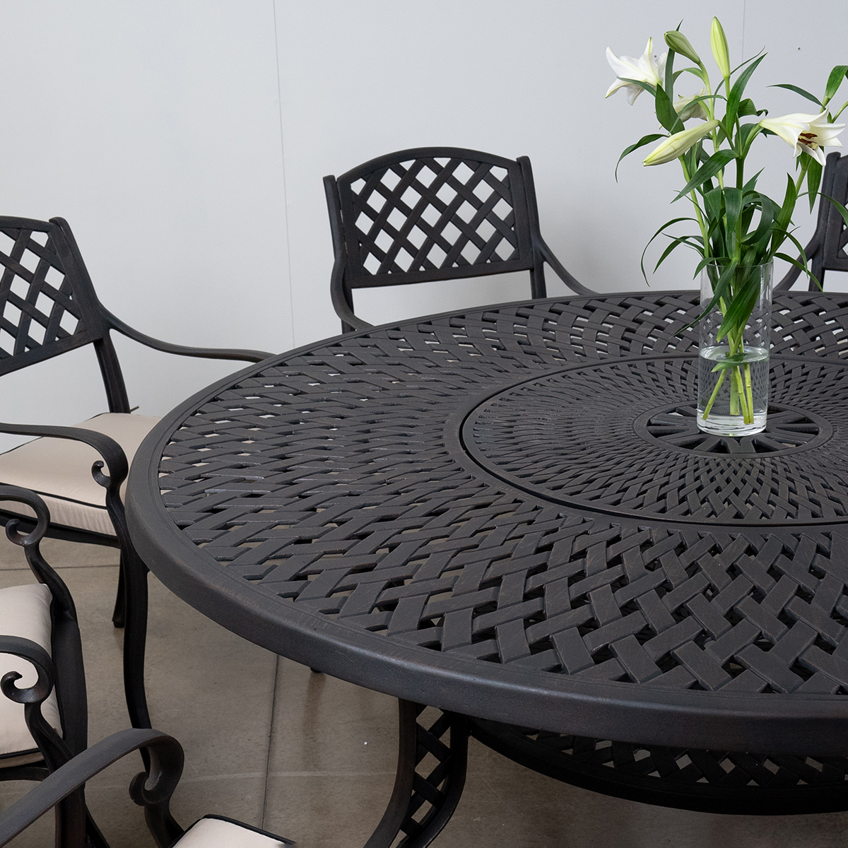 Round cast iron patio outlet table